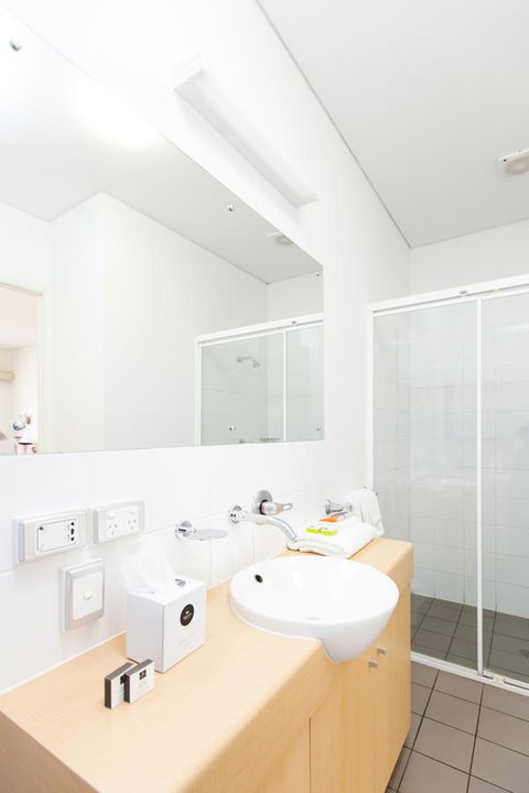 Majestic Oasis Apartments - Hotel VIC 25