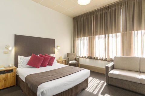 Adelaide Paringa - Hotel VIC 2