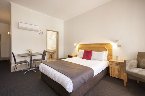 Adelaide Paringa - Hotel VIC 13