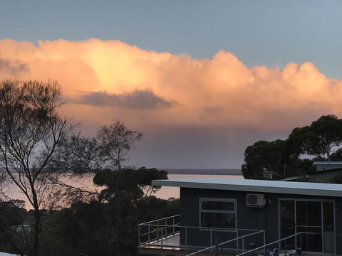 Sunrise On Falie Seaview Eco Accommodation - Hotel VIC 28