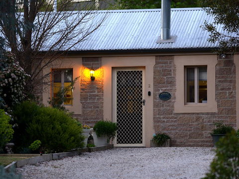 Riesling Trail & Clare Valley Cottages - Hotel VIC 4