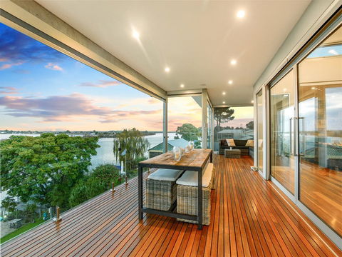 Muse On The Murray - Hotel VIC 17