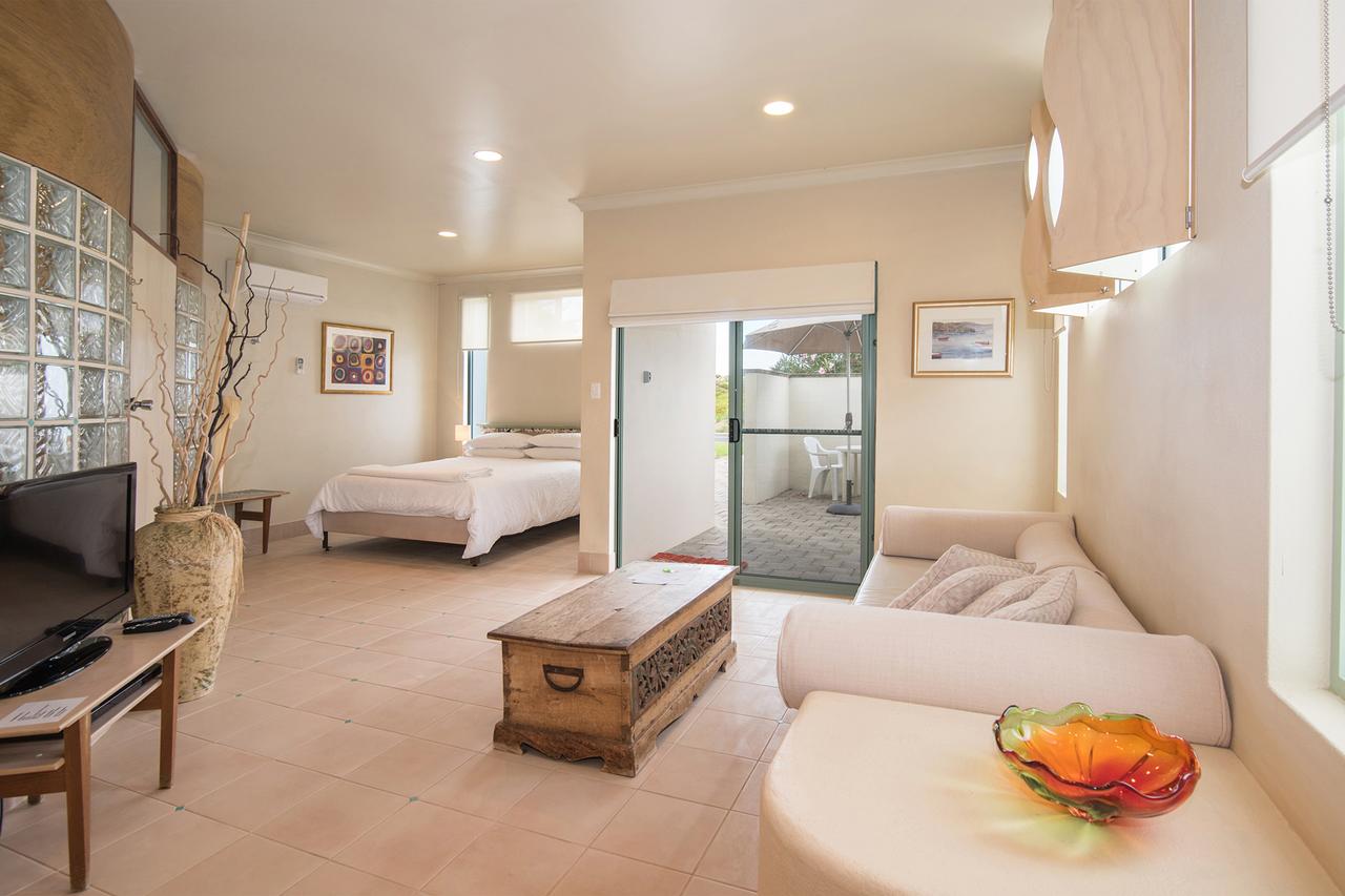Prevelly WA Hotel VIC