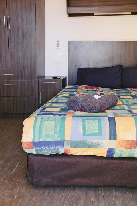 Capricorn Village - Hotel VIC 23