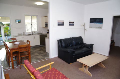 Fleur Cottage, 7 Willow Street - Hotel VIC 8