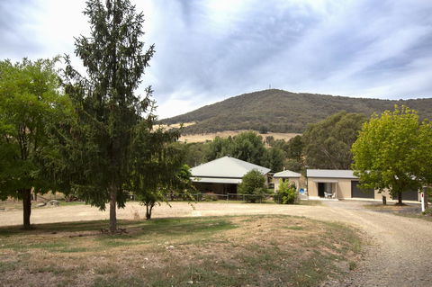 Pound Creek Gallery - Hotel VIC 24