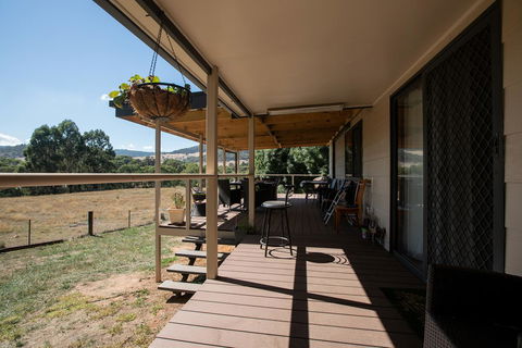 Pound Creek Gallery - Hotel VIC 23