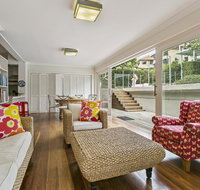 Summery spacious 4 bed home in Kurraba Point - Hotel VIC