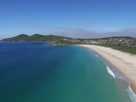 2 Cliff Road - Hotel VIC 1