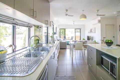 ZEN QUEST - The NOMADS PAD Near Nightcliff Markets & Sunset Foreshore - Hotel VIC 25