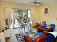 Book Griffith Accommodation Vacations Hotel VIC Hotel VIC