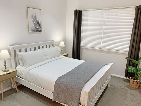 Bright 3-bedroom Apartment - Central Armidale - Hotel VIC 2
