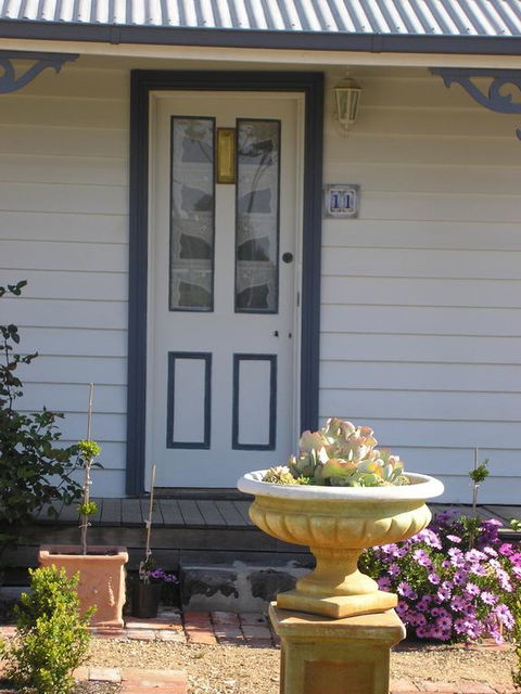 C & A's Cottage - Hotel VIC 3