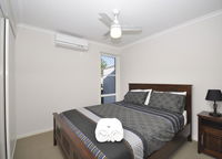 Book Middlemount Accommodation Vacations Hotel VIC Hotel VIC