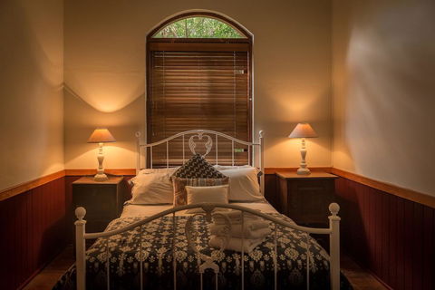 Celestial Dew Guest House, Day Spa, Retreat - Hotel VIC 2