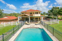 Book Thornlands Accommodation Vacations Hotel VIC Hotel VIC