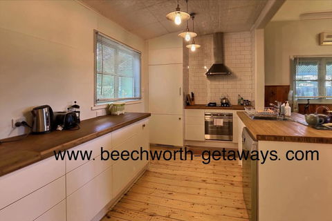 Cherry Blossom Cottage - Beechworth-Getaways - Hotel VIC 1