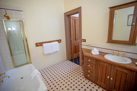 Clocktower Suites - Hotel VIC 2