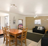 Close to Water Restaurants and Clubs Toorbul St Bongaree - Hotel VIC