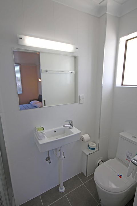 Coffs Harbour Beach Escape - Hotel VIC 3