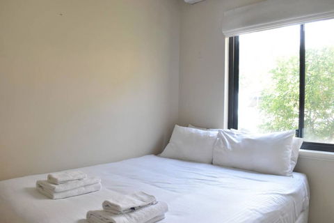 Comfortable 2 Bedroom Unit With Garden - Hotel VIC 3