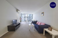 Convenient  Modern 1 Bed Apartment Docklands