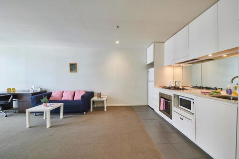 Convenient & Modern 1 Bed Apartment Docklands - Hotel VIC 3