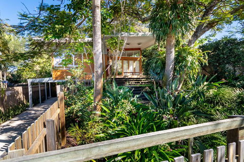 Decked Out For A Fantastic Holiday - (Whole House) Winnett St, Woorim - Hotel VIC 1