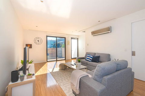 Double Storey Harbortown Townhouse - Hotel VIC 1