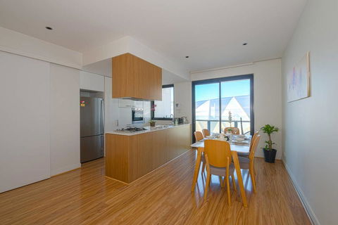 Double Storey Harbortown Townhouse - Hotel VIC 2