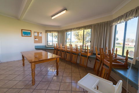 Edithburgh Caravan Park - Hotel VIC 2