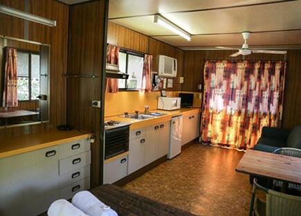 Esk Caravan Park & Rail Trail Motel - Hotel VIC 3
