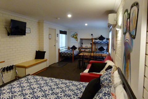 Esk Wivenhoe Motor Inn - Hotel VIC 3
