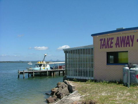 Fabulously Presented Family Retreat On Bribie Island - Hotel VIC 2