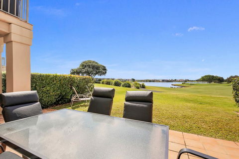 Fairways @ Hope Island Resort - Hotel VIC 2