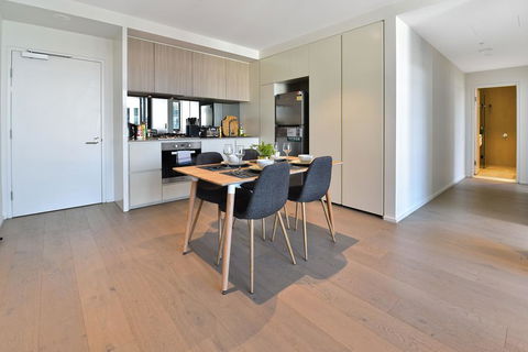 Family Loved-2BR Apt @ Docklands - Free Parking - Hotel VIC 3