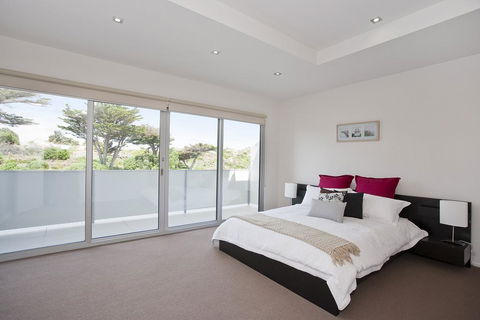 Four Kings Apartment - Deluxe 2br #3 - Hotel VIC 3