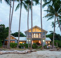 Frangipani Beach House - Newell Beach - Hotel VIC