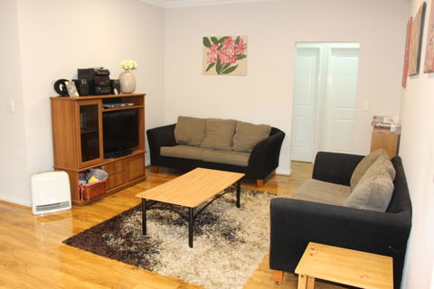 Frangipani Villa Innaloo - Hotel VIC 3
