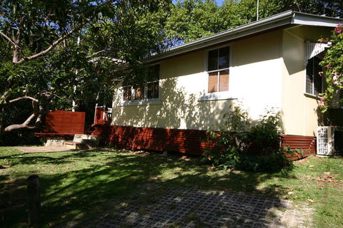 Frenchmans Folly - Hotel VIC 1