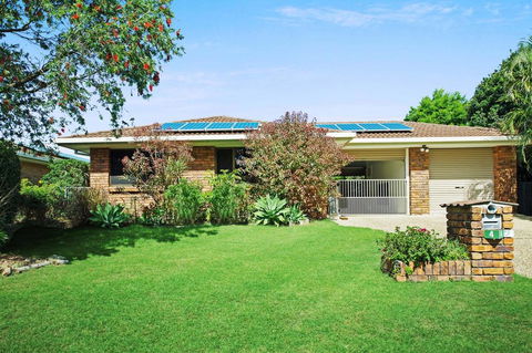 Freshly Revovated Dog Friendly House Walking Distance To Waterfront! - Hotel VIC 0
