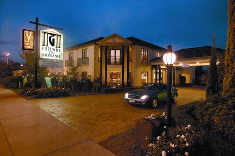 Gateway On Monash - Hotel VIC 0