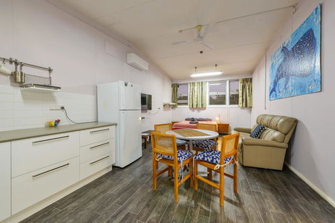 Getaway Villas Unit 38-10 - 2 Bedroom Self-Contained Accommodation - Hotel VIC 3