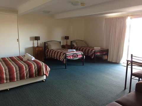 Glengarry 1 - Hotel VIC 2