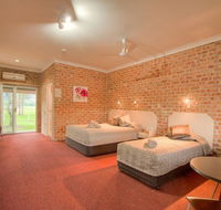 Country Lodge Motel