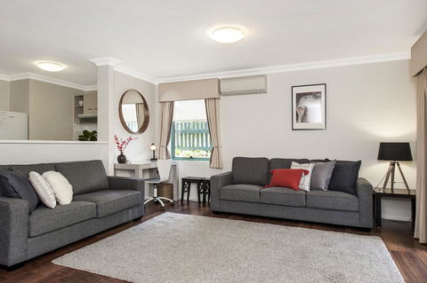 Hay St - Subi - Hotel VIC 1