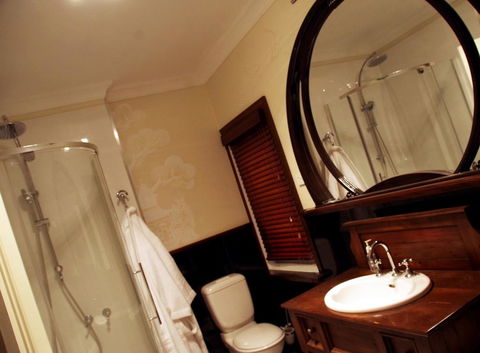 Henrietta's Country House - Hotel VIC 1