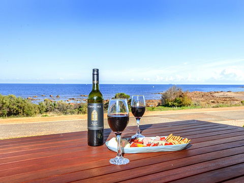 High Tide - Wallaroo Beachfront Property - Pet-Friendly - Hotel VIC 0