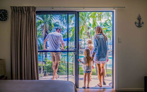 Hinchinbrook Resorts - Hotel VIC 2