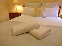 Book Castlemaine Accommodation Vacations Hotel VIC Hotel VIC